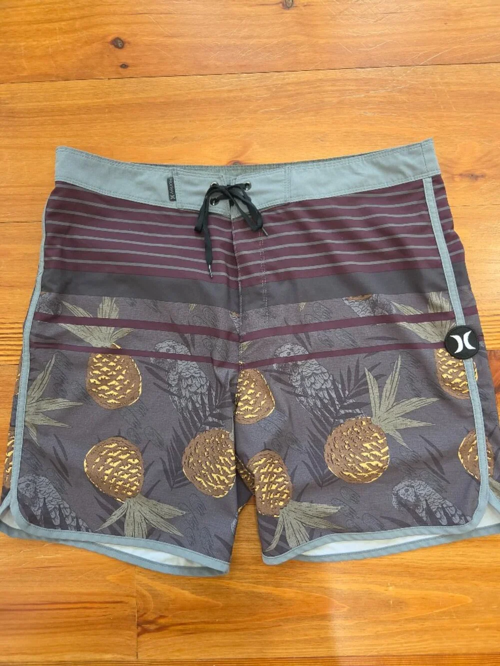 Men's Hurley Phantom Board Shorts 34 Maroon Gray Stripe Performance Pineapple